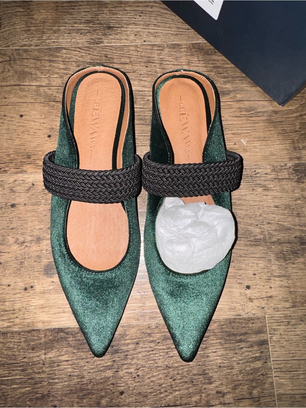 Gee WaWa Green Pointed Toe Mules Black Braided Strap Slip On Shoes NWT SZ 9